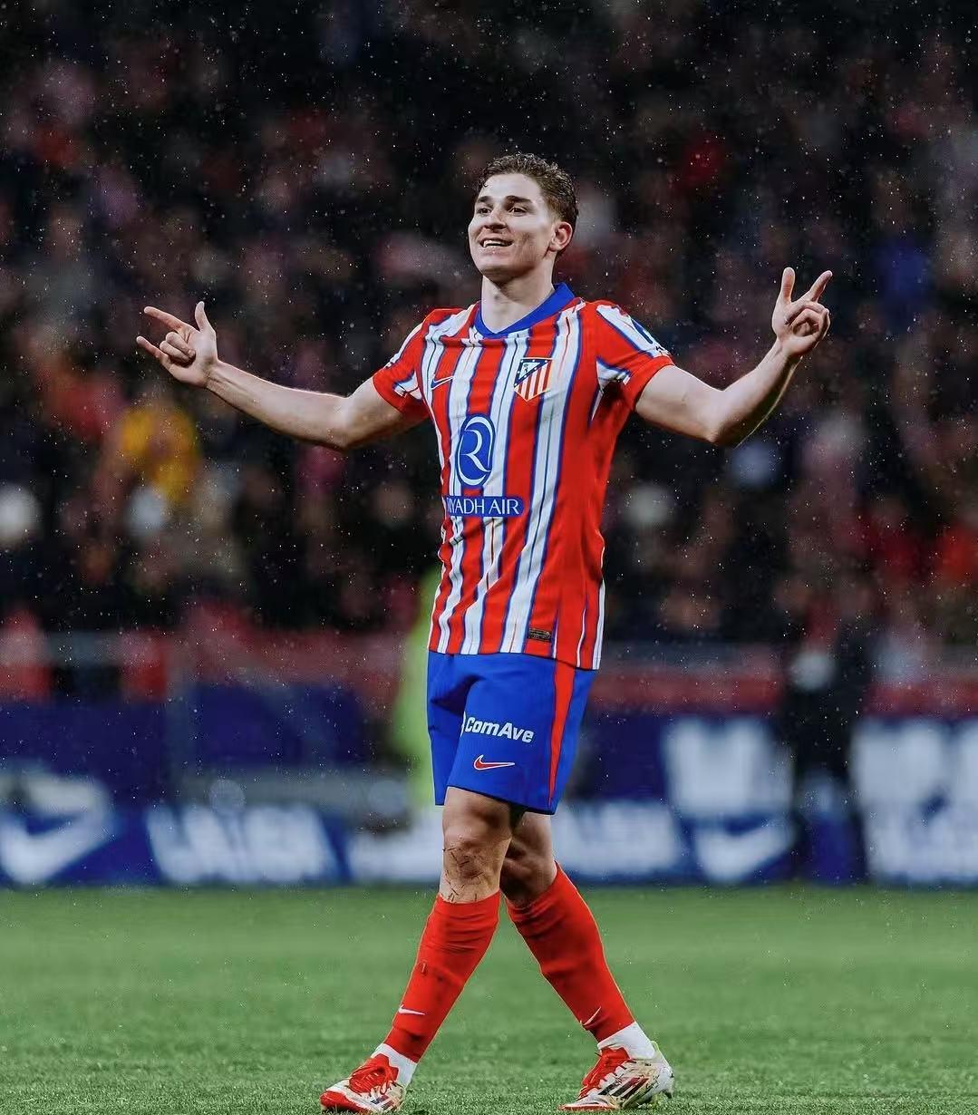 保加利亚传奇佩内夫被紧急送往肿瘤医院治疗，他曾患有睾丸癌