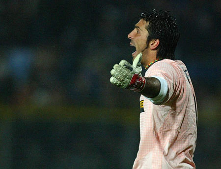 西班牙4-0客胜格鲁吉亚基本直通世界杯，奥亚萨瓦尔两射一传