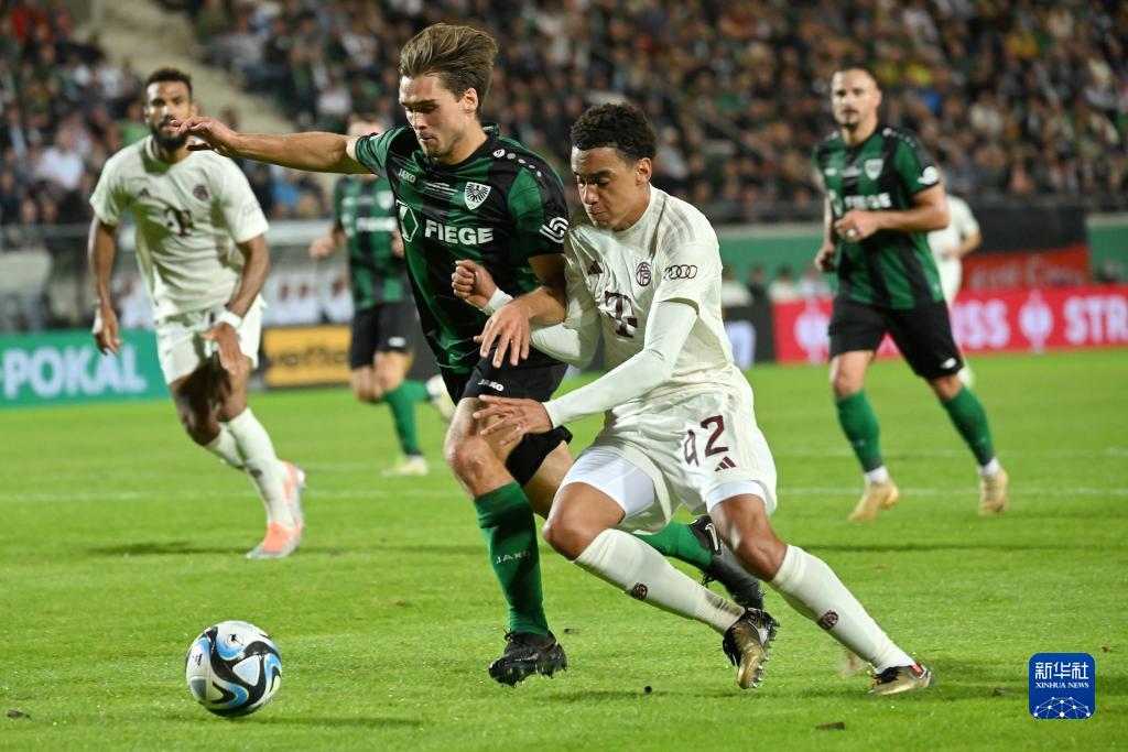 上一次对阵安哥拉：梅西斯卡洛尼替补登场，阿亚拉百场