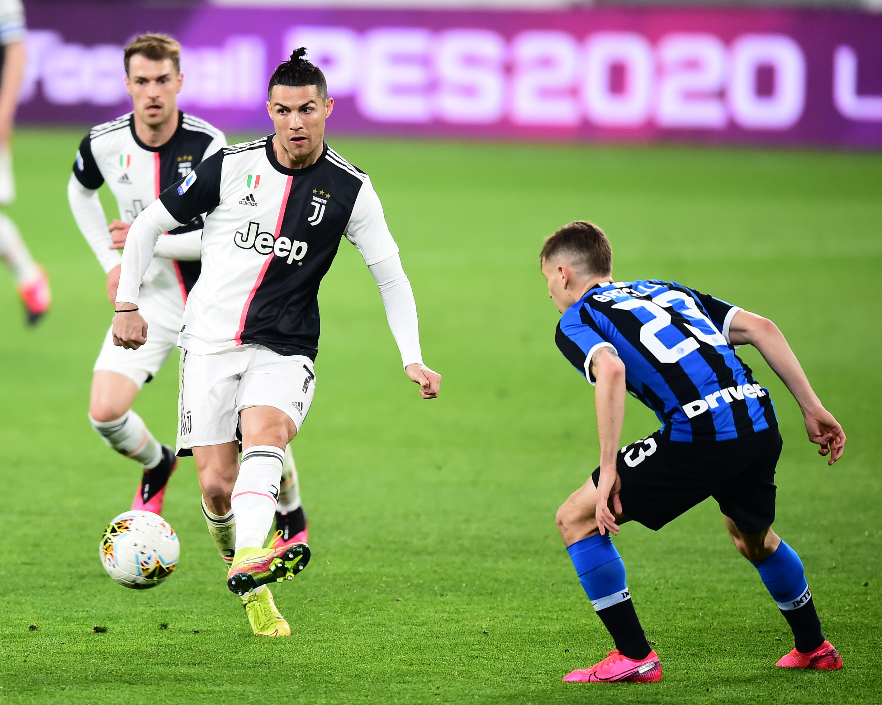 五粮液全球发售世界杯官方联名产品，打造中国白酒国际化“品效合一”新样本