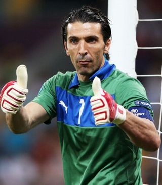 梅西夺冠后发动态庆祝！始终强调团队！还感谢工作人员和管理层！